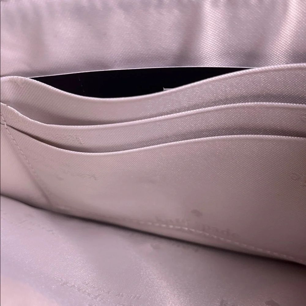 NWT Kate Spade Lucy Colorblock Embossed Ivory and Black Wristlet MSRP $149.00 - Picture 5 of 14